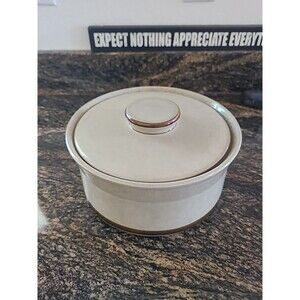 Topaz Stoneware Round Covered Casserole Dish Hand painted Oven Proof Japan 64oz